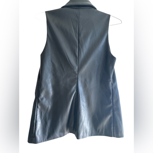 SINCERELY JULES BLACK FAUX FUR VEST - Picture 2 of 4